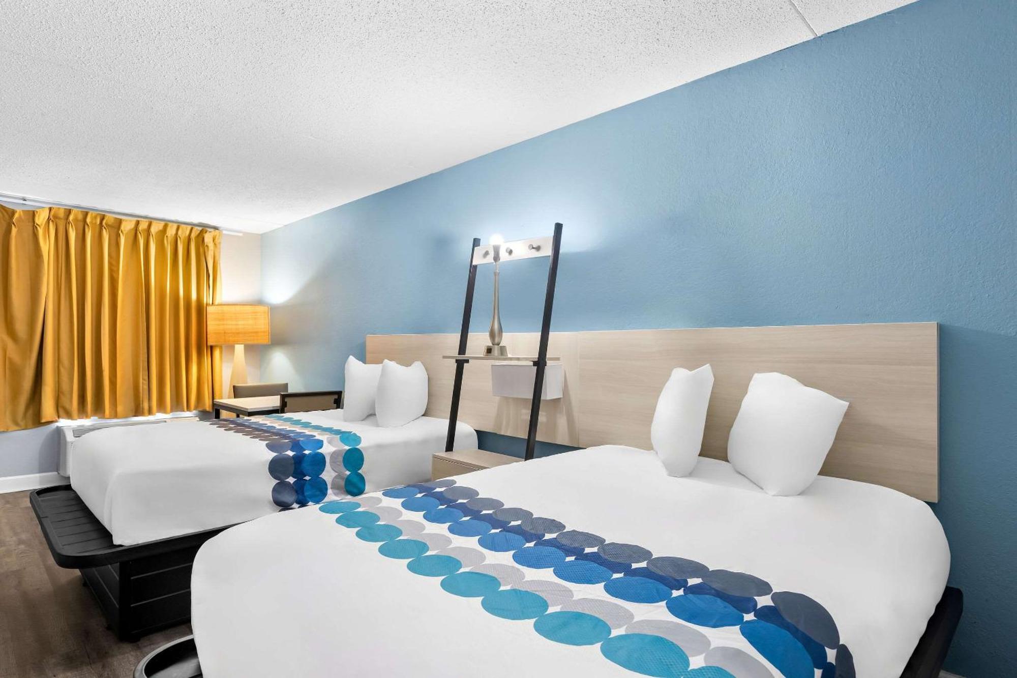 Suburban Studios By Choice Hotels - Award Winning - New 2024 - Walk To Eateries & Grocery - Ultra Sparkling - Garden Rooms - Designer Lighting & Right Off I-95 - Proudly An All American Managed Property Брансуик Экстерьер фото